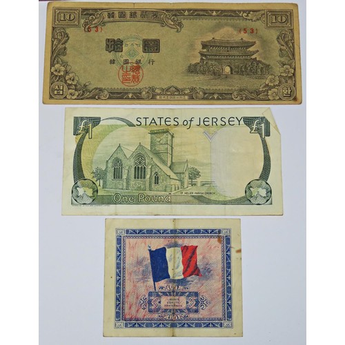 421 - Mixed world coins and paper currency to include Philippine Islands and other notes, Italian, German ... 