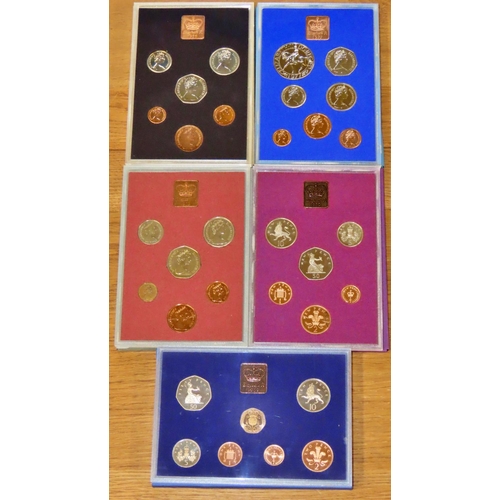 446 - Royal Mint, ten Coinage of Great Britain & Northern Ireland year sets, years to include: 1970, 1972,... 