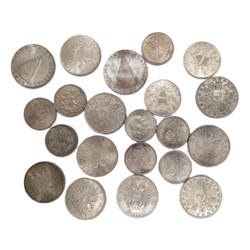 472 - Austria. A collection of higher grade silver coins, mostly early 20th century Schilling coins (21 co... 