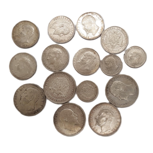 476 - A small mixed group Bulgarian silver Leva coins, to include 2 Leva coins (dated 1882, 1891, 1894, 19... 