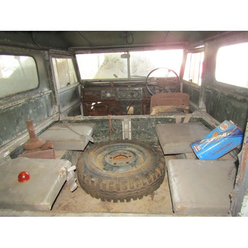 3 - Military Interest: 1956 Split Screen Series One Safari Hard Top Landrover

With rear ‘up and over’ t... 