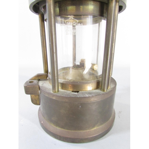 601 - A Type 6  M & O Safety Lamp serial number 534 made by The Projector Lamp & Lighting Co Ltd Eccles, w... 