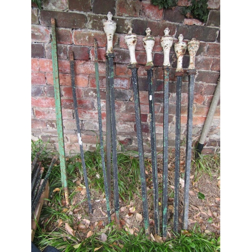 1033 - Architectural salvage - a run of 19th century iron railing with vertical open square bars and urn sh... 