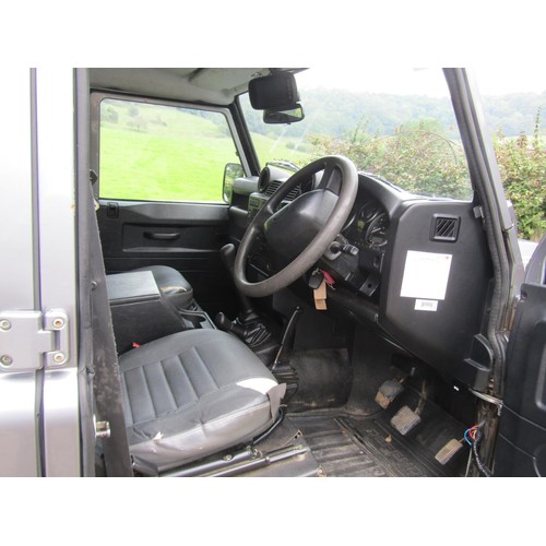 4 - 2012 Land Rover Defender 110 TD D/C Long Wheel Base

Manual Transmission.
Approximate mileage: 95000... 