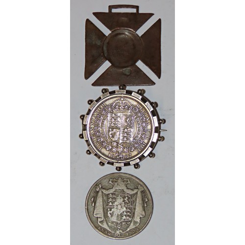 436 - George III 1760-1820, Halfcrown, 1834, Victoria 1837-1901, 1887 Halfcroown, in silver brooch mount, ... 