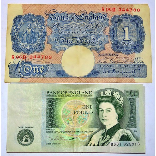 439 - Bank of England, a collection of bank notes to include 15 £1 notes, seven 10 Shilling notes.