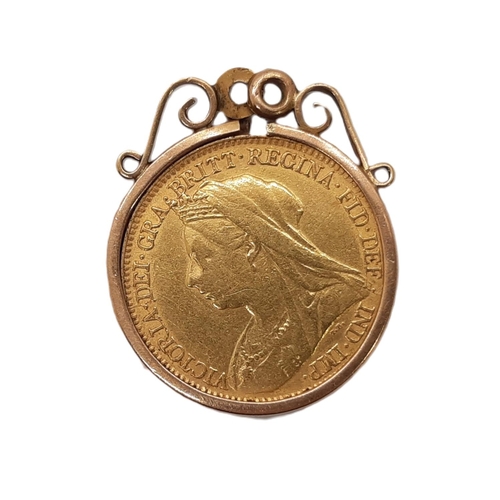 228A - Victoria, 1837-1901, Half Sovereign 1898, in 9ct gold pendant mount. (1 coin).