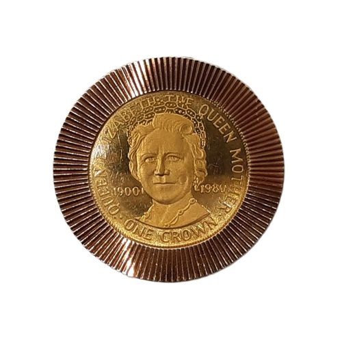 270 - Elizabeth II 1952 - 2002, Commemorative Isle Of Man Queen Elizabeth The Queen Mother gold One Crown ... 