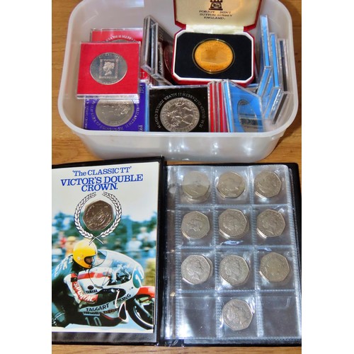 487 - A mixed collection of Royal Mint cased commemorative / collectable coins, to include seven United Ki... 