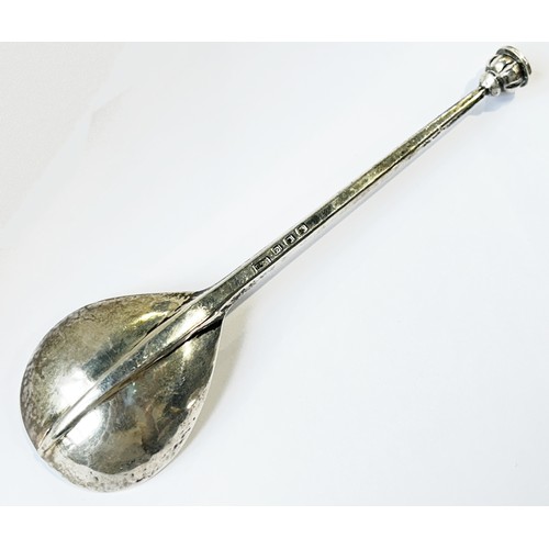 222 - Silver rat tail seal point spoon, London 1938, maker Guild of Handicraft, 15 cm long, 1.1 ozs