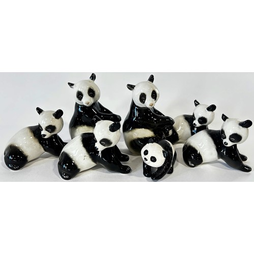 36 - A collection of models of bears and pandas, by Beswick and some Russian examples (14)