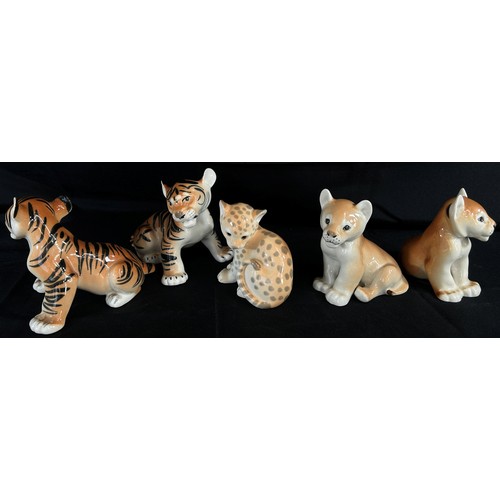 11 - Melba ware Beswick and Russian safari figures including lions, tigers, rhino and hippo etc (10)