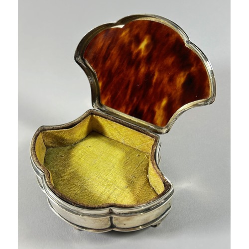 207 - An Art Deco Silver shell shaped trinket box, London, 1926, stamped Asprey, 10cm x 7cm, raised on fou... 