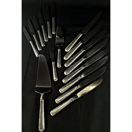 217 - An American Towle candlelight sterling silver flatware, consisting of, 8 Dinner knives, 8 Dinner for... 