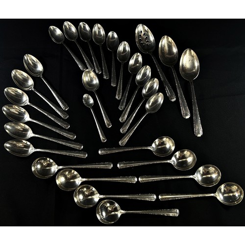 217 - An American Towle candlelight sterling silver flatware, consisting of, 8 Dinner knives, 8 Dinner for... 