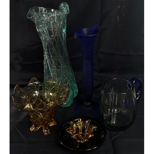 182 - A lime glass tall vase, a blue glass water jug, three banana split dishes with banana spoons, a Bris... 