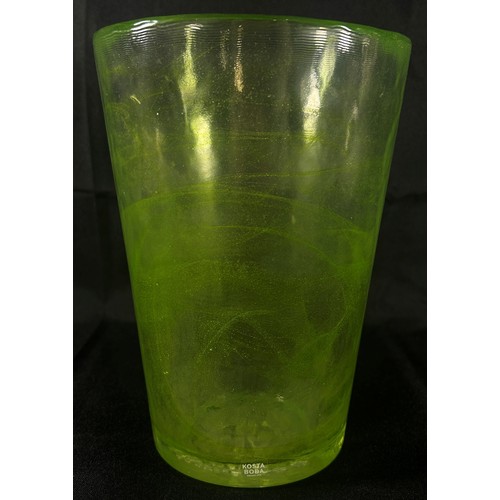 185 - A Swedish Art Glass green vase by Ulrica Hydman 'Vallien' (Kosta Boda) signed to the base 18.5cm hig... 