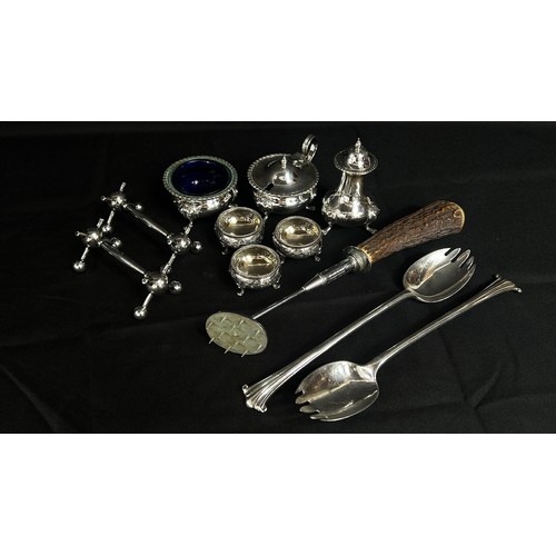 193 - A silver plated biscuit barrel, together with a teapot, cased set of six quality napkin rings, a cut... 