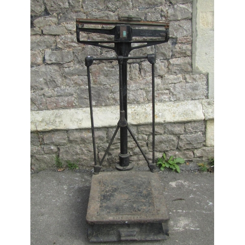 1075 - A set of vintage cast iron W & T Aviary platform weighing scales