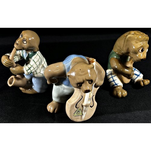 89 - Three Bohemian Royal Dux porcelain animal musicians / three part band, 11cm high.