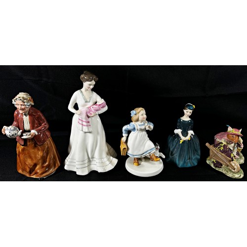 104 - Ten assorted Royal Doulton porcelain figure groups to include ‘Teatime’, ‘Sweet Dreams’, ‘Old Mrs. E... 