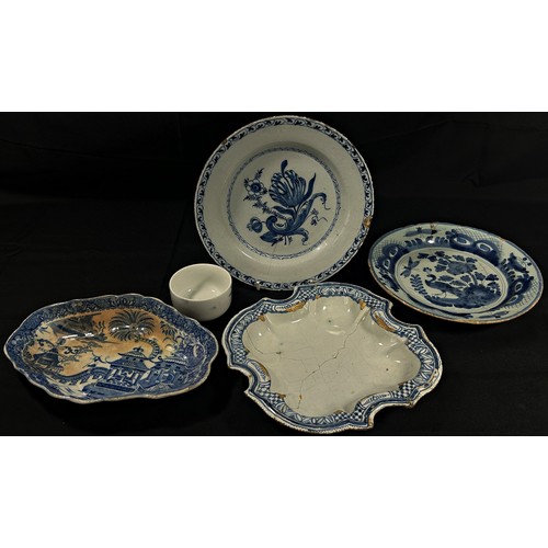 117 - A mixed collection, decorative ceramics and glass to include Delft plates, a 19th century monochrome... 