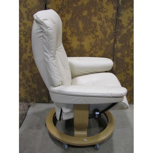 1252 - A Stressless soft cream leather upholstered adjustable reclining chair