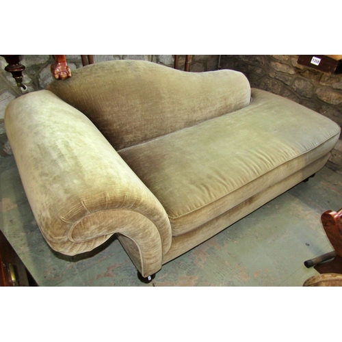 1271 - A small good quality upholstered chaise lounge in the Victorian style, in pale green covers.