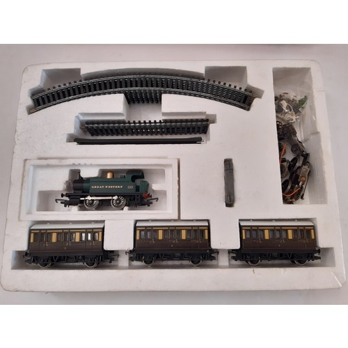 653 - A mixed lot including a Hornby Electric Train Set GWR Branch Passenger R788 (unchecked) together wit... 