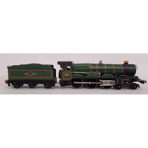 655 - A boxed 1960's  Hornby Dublo 2021 'The Red Dragon' Passenger Set; includes 4-6-0 Cardiff Castle loco... 