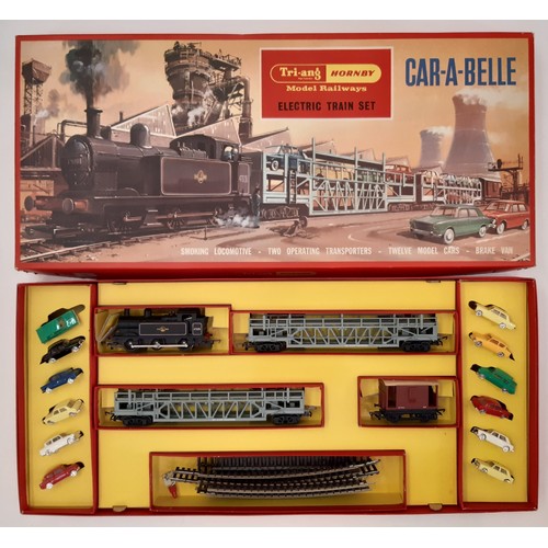 656 - Tri-ang Hornby RS62 electric Train Set Car-a Belle  with 0-6-0 Jinty locomotive, two transporter wag... 