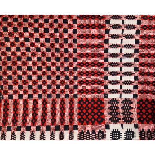 676 - Traditional woollen welsh blanket in reversible double weave, in red, black and white, 228x180cm  (A... 