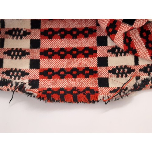 676 - Traditional woollen welsh blanket in reversible double weave, in red, black and white, 228x180cm  (A... 