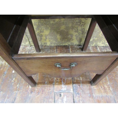 1466 - A Georgian tray top commode with open centre