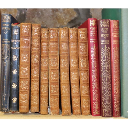 581 - Thomas Hardy and William Makepeace Thackeray collection (21) to include nine volumes of Hardy publis... 