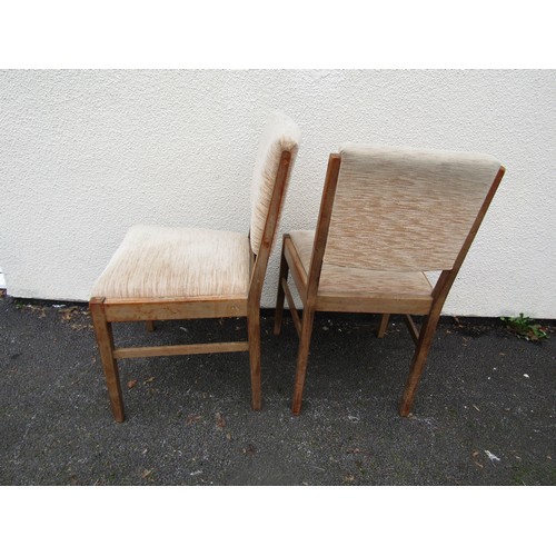 1526 - A Gordon Russell of Broadway pale walnut dining room set comprising extending dining table with orig... 