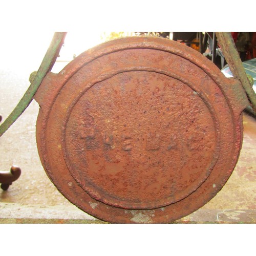 1542 - An Edwardian cast iron garden roller with decorative finish 'The Mac' 57cm wide