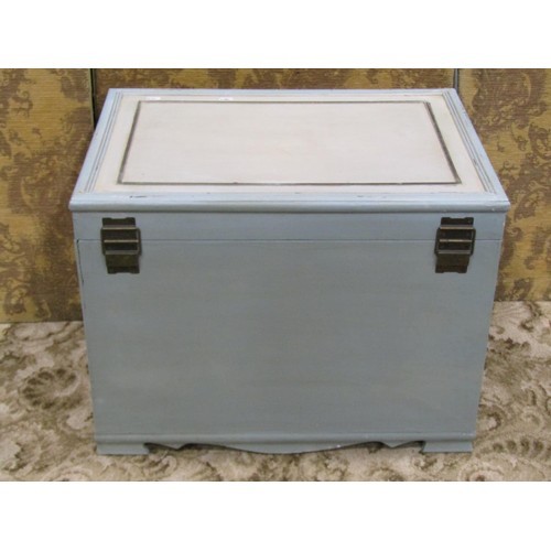 1159 - A painted blanket box, 50cm high x 67cm x 48cm