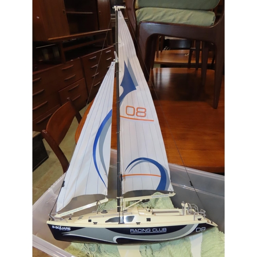 1087 - B Square Racing Club remote control yacht