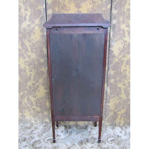 1136 - Small inlaid Edwardian mahogany display cabinet, encloses by an astragal glazed panelled door, 131cm... 