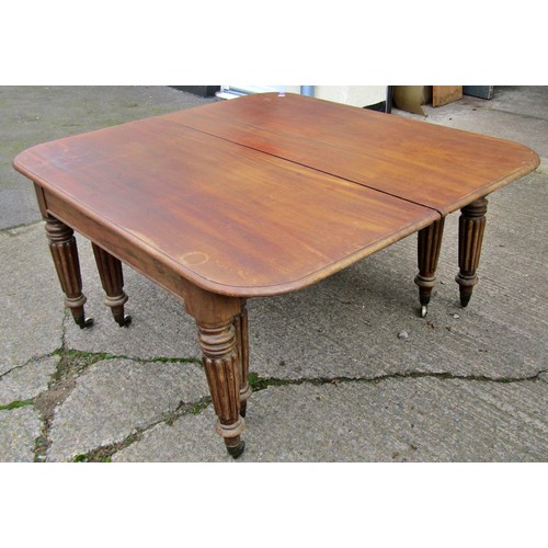 1576 - A good example of a 19th century mahogany pull out extending dining table, the rectangular top with ... 