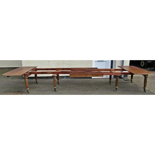 1576 - A good example of a 19th century mahogany pull out extending dining table, the rectangular top with ... 