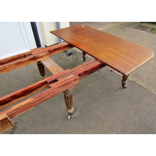 1576 - A good example of a 19th century mahogany pull out extending dining table, the rectangular top with ... 