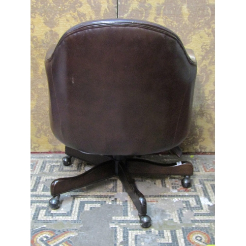 1306 - A vintage style swivel office desk chair