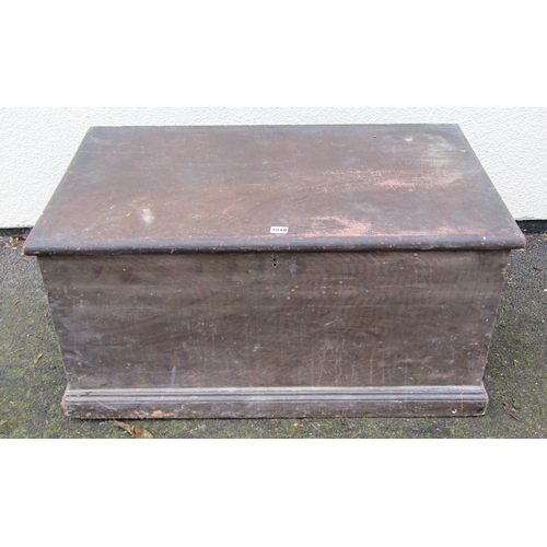 1548 - A 19th century pine blanket chest with painted finish, 90cm wide