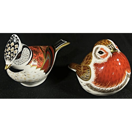 103A - Two Crown Derby birds, robin and a Crested Tit, both with gold stoppers and boxes