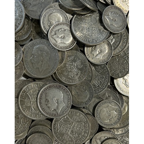 304A - A large and varied collection of circulated British coinage, mostly copper cons to include Victorian... 