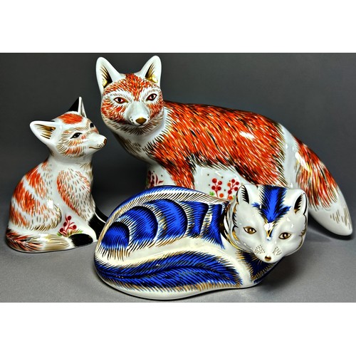 61 - Royal Crown Derby Imari Mother Fox and Fox Cub with gold stoppers and an Artic Fox with silver stopp... 