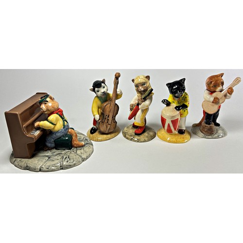 44 - A Beswick ceramic 'cat band' to include, pianist, guitarist, trumpet, saxophone, cello, conductor, e... 