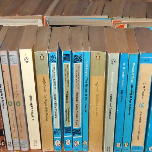 701 - An extensive collection of Penguin and Pelican paperbacks (approx 300)